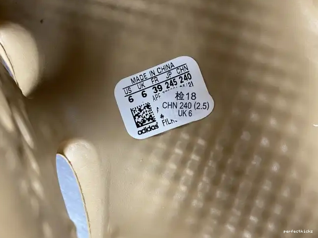 RNNR GW3354 Foam Adidas Yeezy Ochre 0604